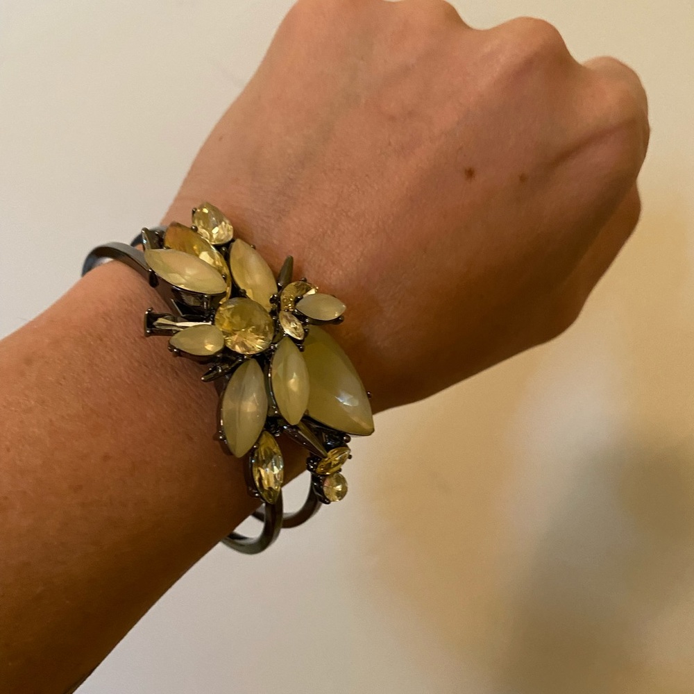 Erickson Beamon Rocks Cuff - Picture 4 of 5